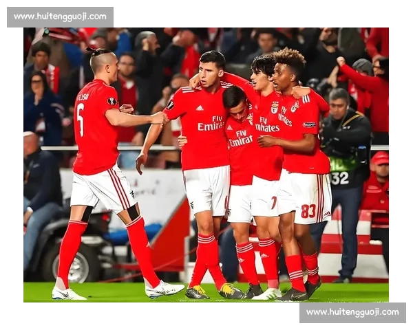 埃因霍温主场迎战本菲卡欧战焦点对决前瞻与走势分析看点解读